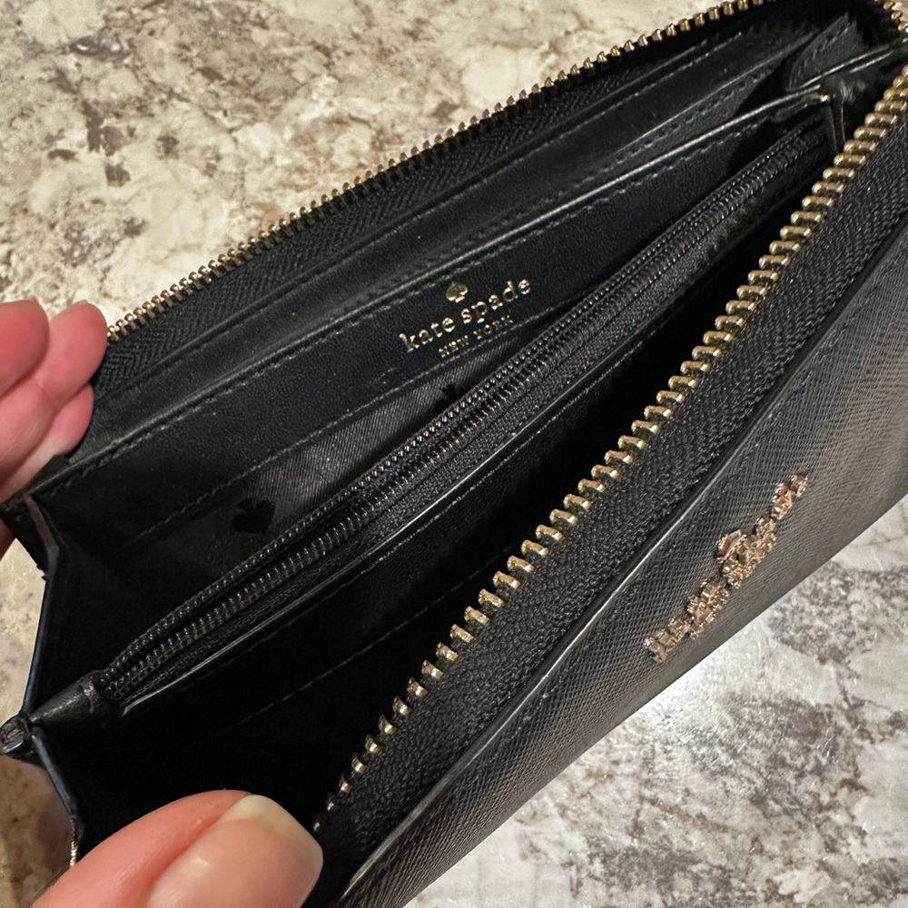Kate Spade Saffiano Leather Continental Full Zip Wallet black with gold hardware - Picture 3 of 5